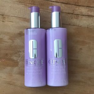 Clinique take the day off cleansing milk